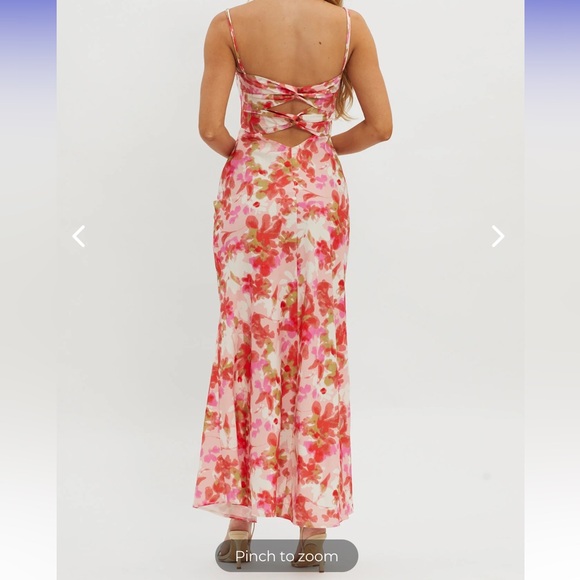 Selfie Leslie Dress - Picture 2 of 2